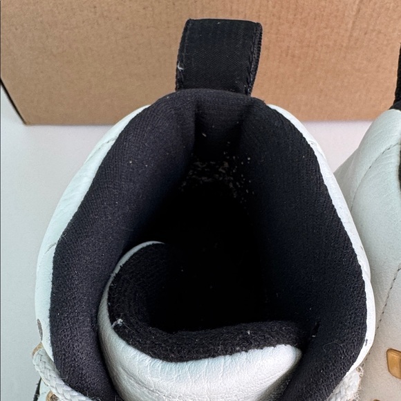 Nike Size 10 - Air Jordan 12 OG 1997 Taxi 130690-101 Authentic Make an offer! - Picture 10 of 13